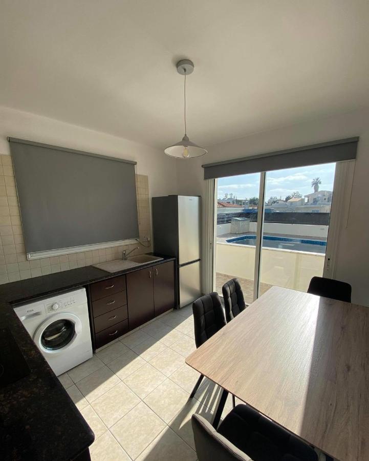 Cosy Apartment In Kato Paphos With Pool Access Bagian luar foto