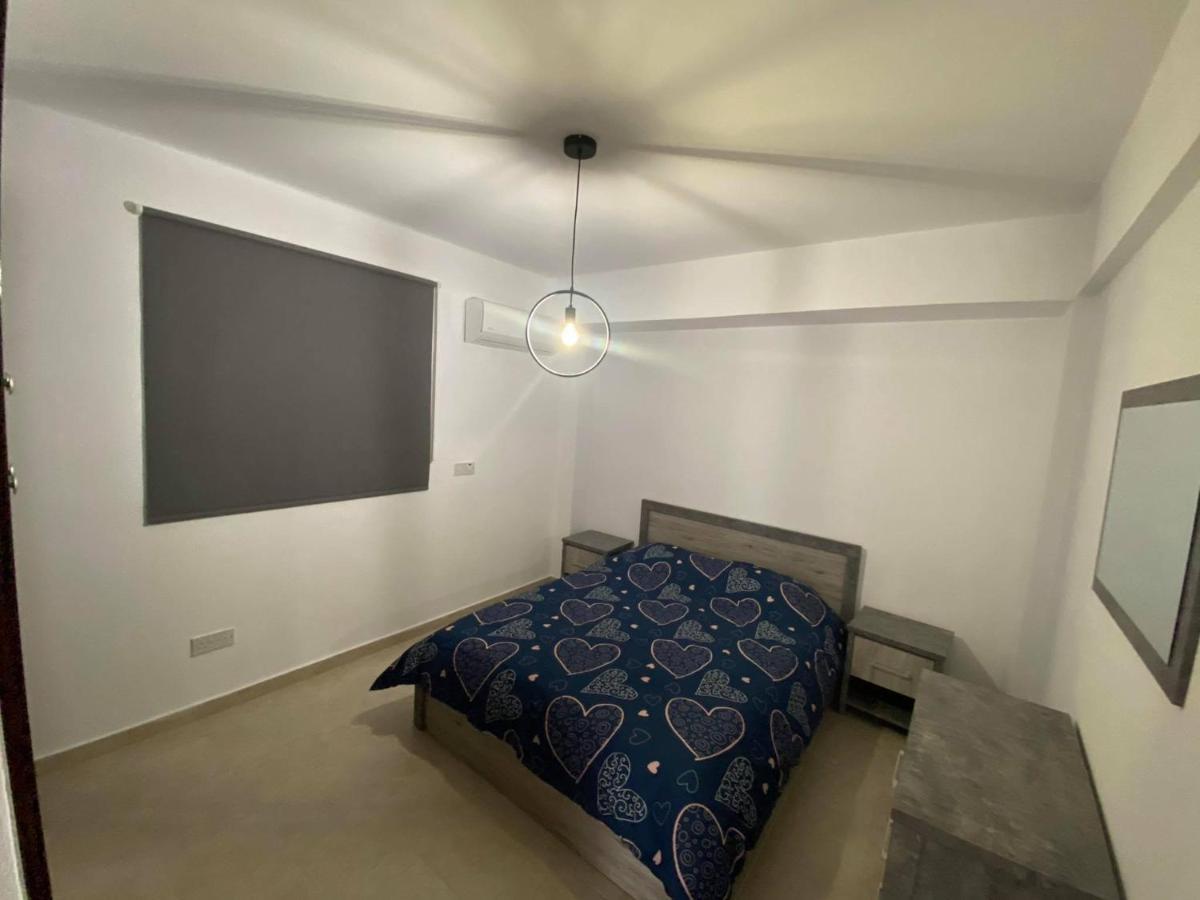 Cosy Apartment In Kato Paphos With Pool Access Bagian luar foto