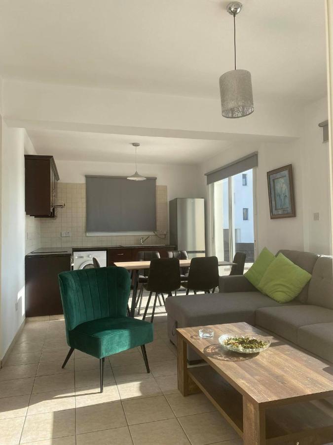 Cosy Apartment In Kato Paphos With Pool Access Bagian luar foto