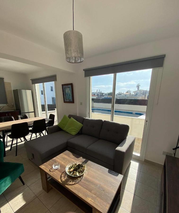 Cosy Apartment In Kato Paphos With Pool Access Bagian luar foto