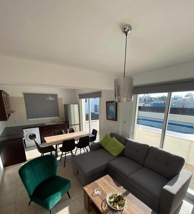 Cosy Apartment In Kato Paphos With Pool Access Bagian luar foto