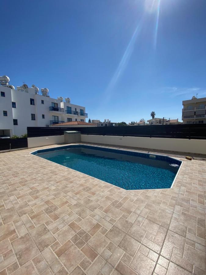 Cosy Apartment In Kato Paphos With Pool Access Bagian luar foto