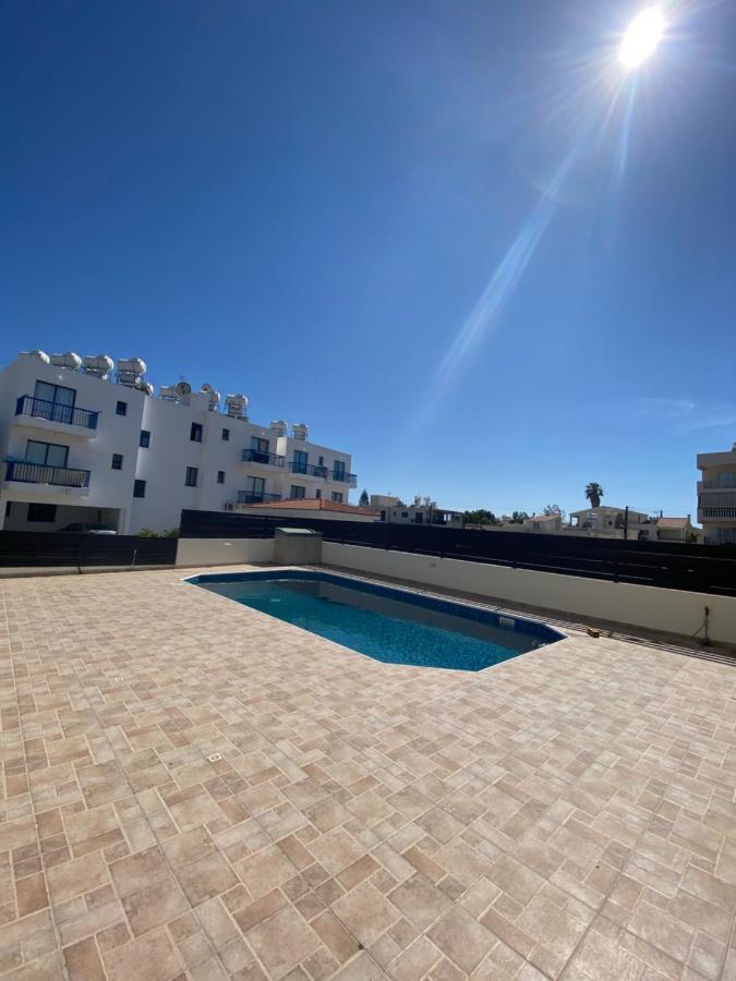 Cosy Apartment In Kato Paphos With Pool Access Bagian luar foto